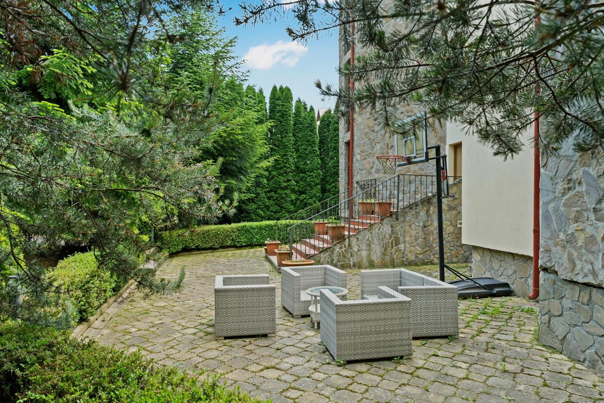 Wine Cellar Villa With Beautiful Garden In Sinaia - Busteni Poiana Tapului Exterior foto